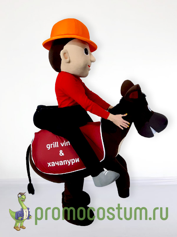 Ростовая кукла человек на лошади «Grill Vino & Хачапури», костюм человека на лошади «Grill Vino & Хачапури» — вид сбоку